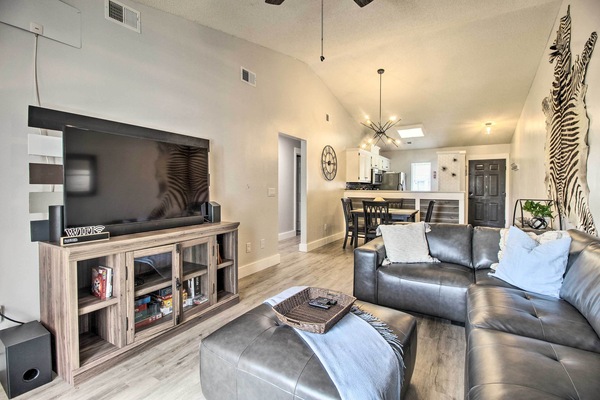 Hinesville Vacation Rental | 2BR | 2BA | 900 Sq Ft | Stairs Required for Access