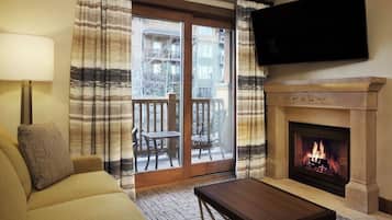 Smart TV y chimenea