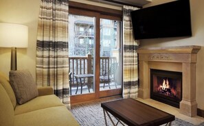 Smart TV, fireplace - Spring Ski Week in the Canyons- Ski In/Ski Out (Park City)