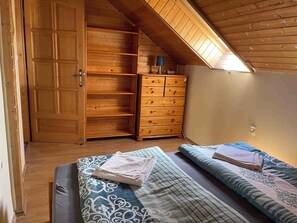 3 chambres, fer et planche Ă  repasser, lit parapluie, accĂšs Internet