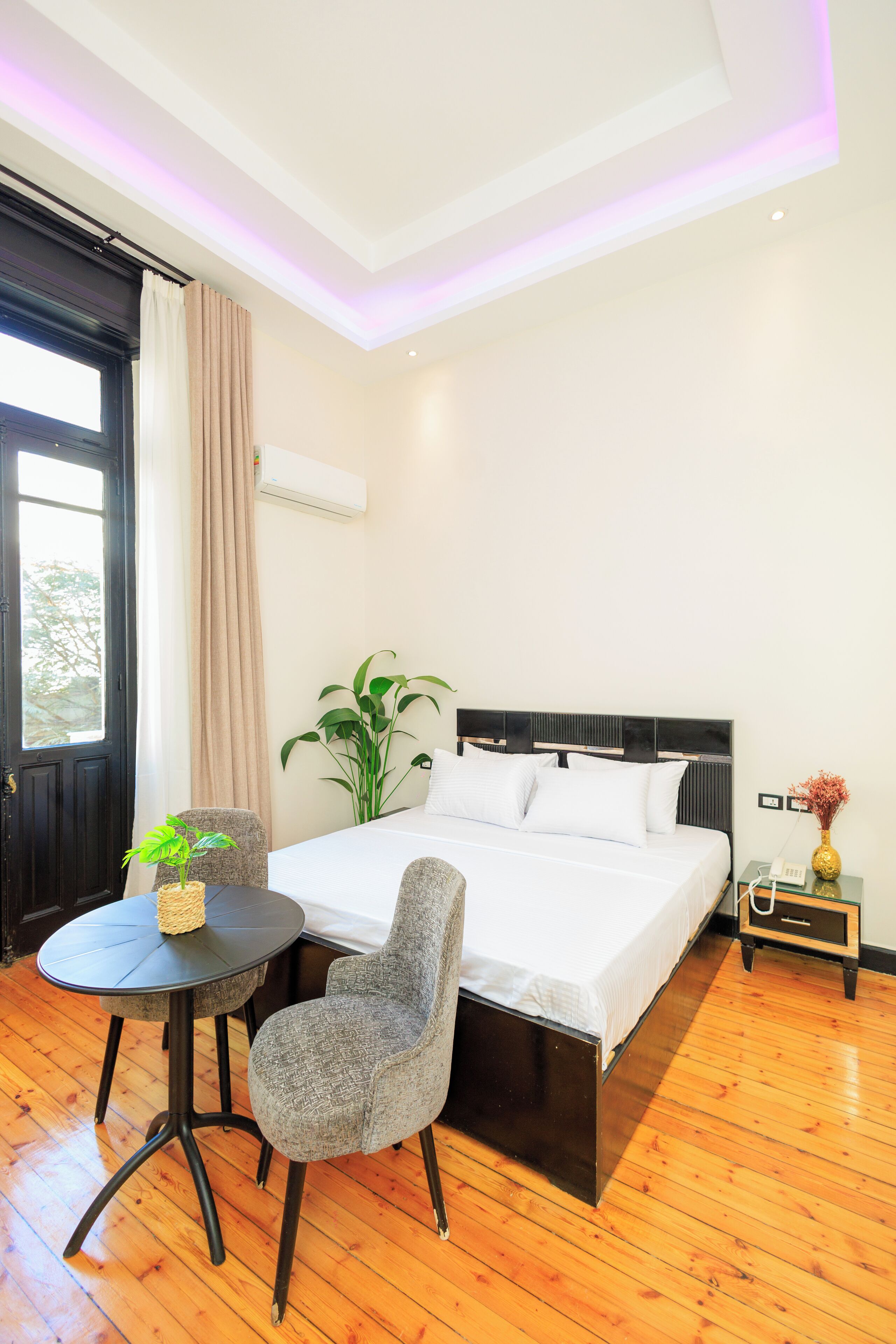 豪華雙人房 | 埃及棉床單、高級寢具、記憶棉床墊、房內夾萬