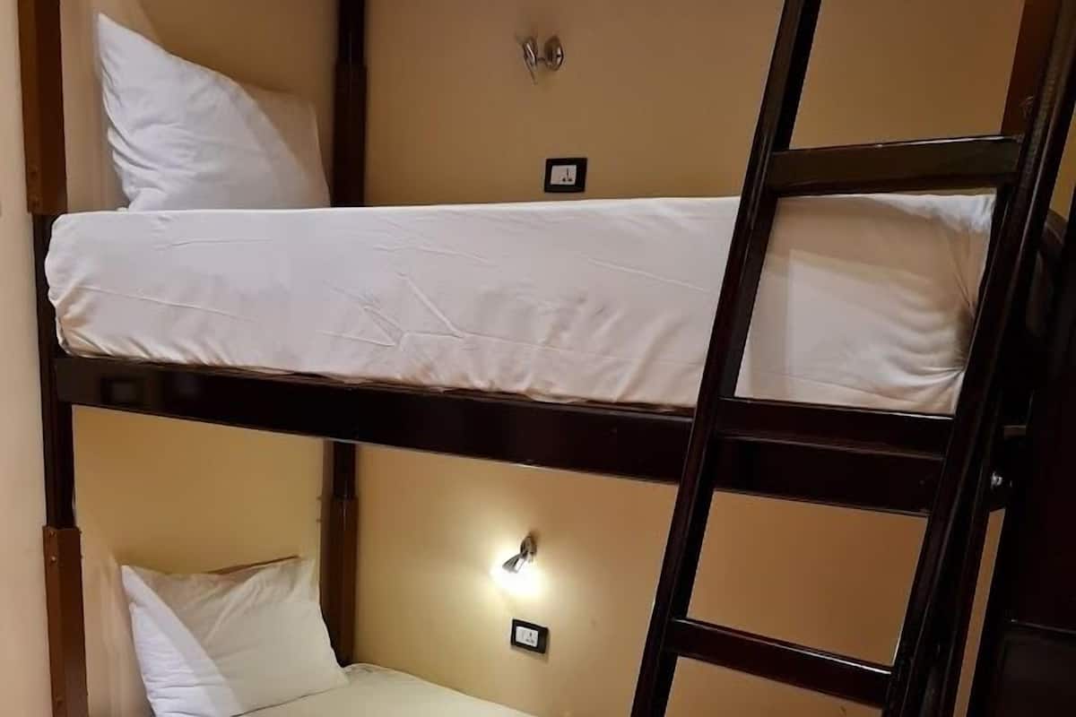 Dormitorio compartido Deluxe | Sábanas de algodón egipcio y ropa de cama de alta calidad