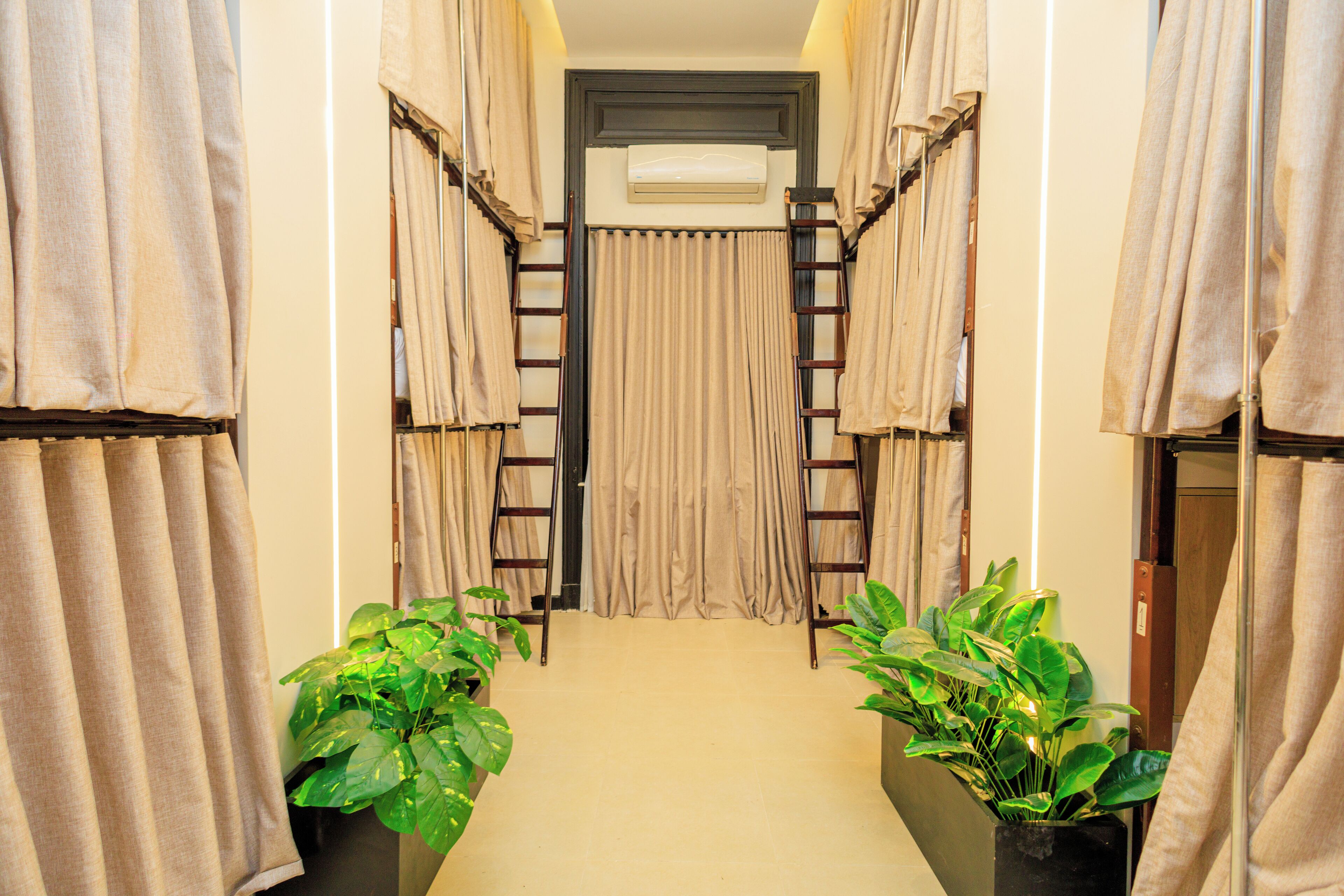 豪華共用宿舍 | 埃及棉床單、高級寢具、記憶棉床墊、房內夾萬