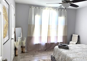 3 chambres, fer et planche à repasser, accès au Wi-Fi (inclus)
