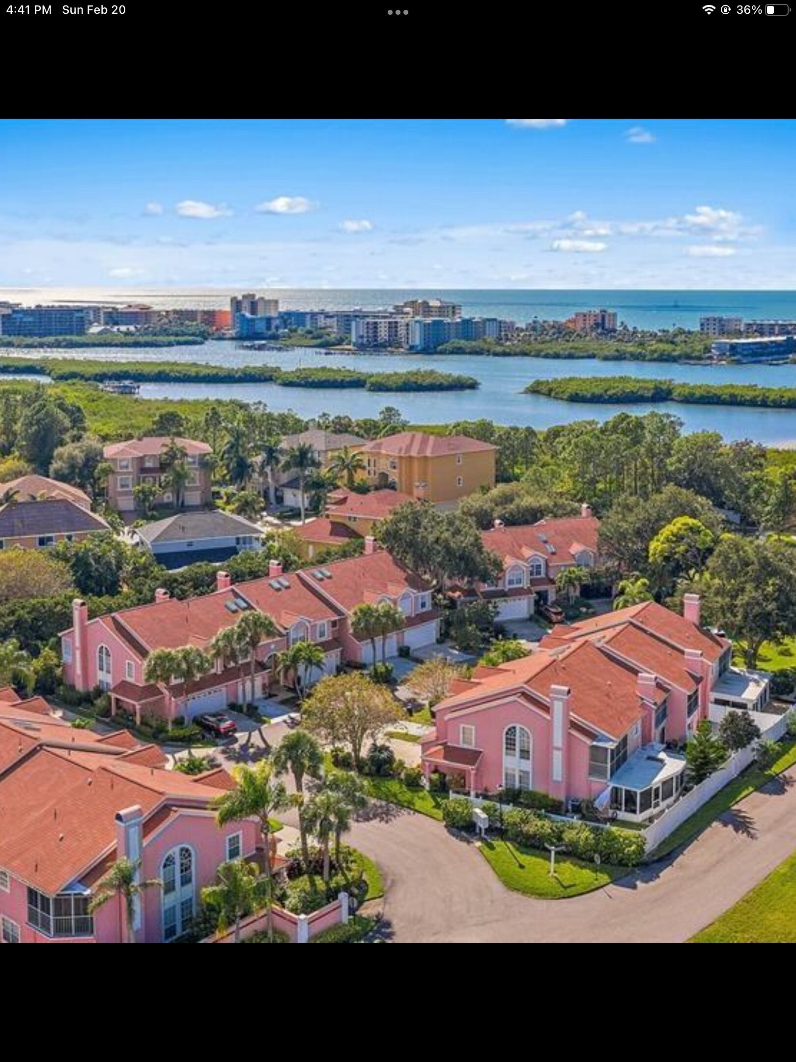 Spacious townhome in gated waterfront community 5 minutes from the beach!
