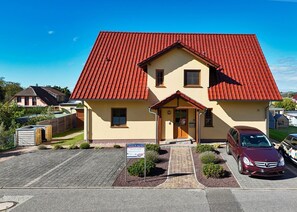 Unclassified image, 5 of 34, button