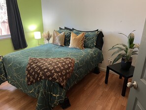 1 bedroom, desk, free WiFi, bed sheets