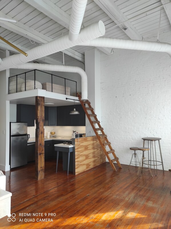 Oklassificerad bild, 1 av 3, knapp