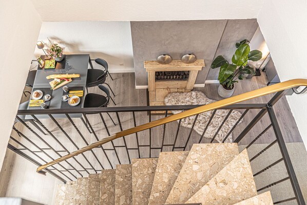 Unclassified image, 1 of 27, button