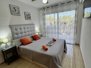 2 chambres, fer et planche à repasser, accès Internet, draps fournis