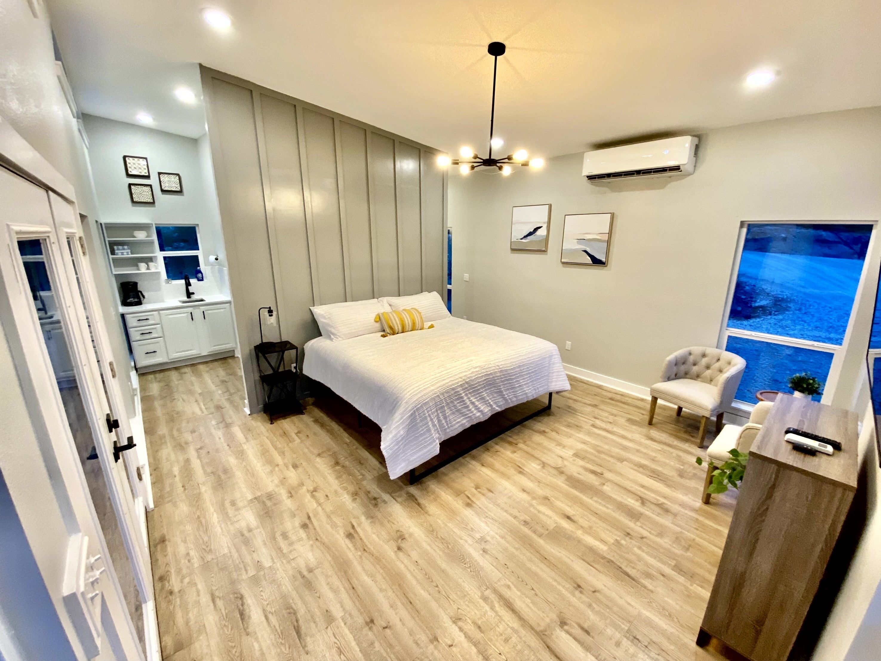 Hill Country Modern Cottage - 5 Minutes To The Boat Ramps - Canyon Lake, TX