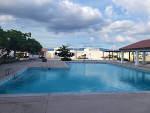 Pool - 2-Bed Villa, Sleeps 4 with Pool & Parking (Portmore)