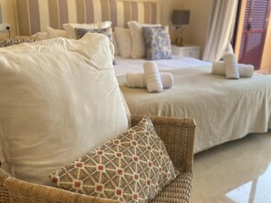 3 habitaciones, tabla de planchar con plancha, internet y ropa de cama 