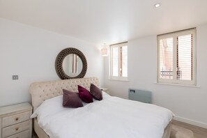 2 bedrooms, in-room safe, iron/ironing board, free WiFi