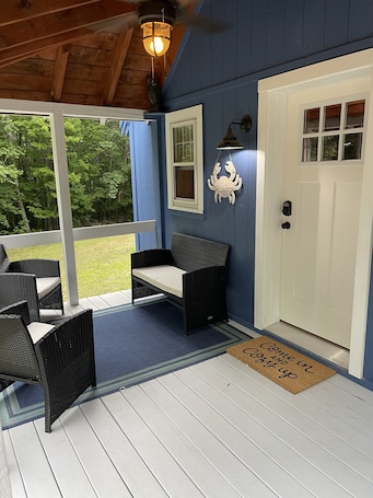 Terrace/patio. Cozy cottage in the Winthrop Lakes Area