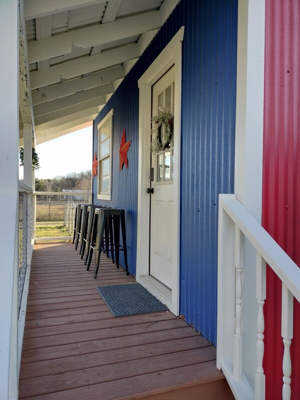 Exterior detail - Texas Tin Star Tiny Home-Dusty Feathers Ranch. 9acres. Close to Cedar Creek Lake (Scurry)