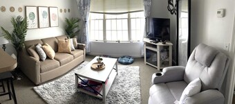 Gorgeous Zen Must-See Suite At Jiminy Country Inn - Sleeps 4 Ski On/Off at Mtn