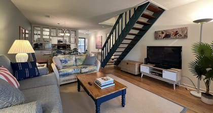 Edisto Beach Peach!—beautiful renovated condo on golf course & close to beaches