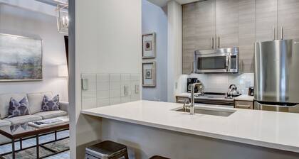 Modern Interior, Heated Pool Access