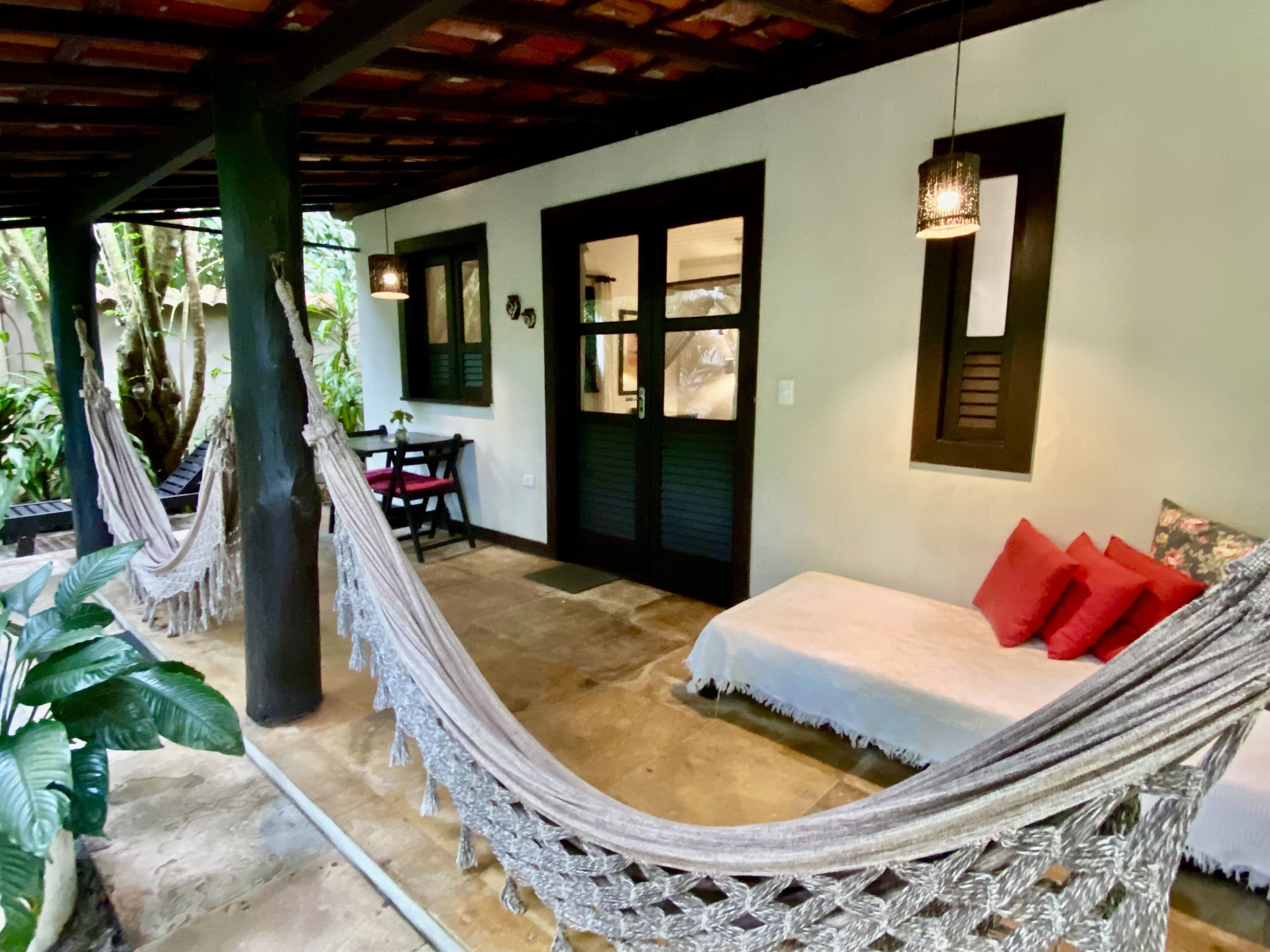 Classic-Dreibettzimmer, zum Garten hin | Lanai (Veranda)