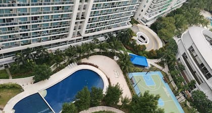 Beautiful 2 BR unit pool view@azure maui 1815