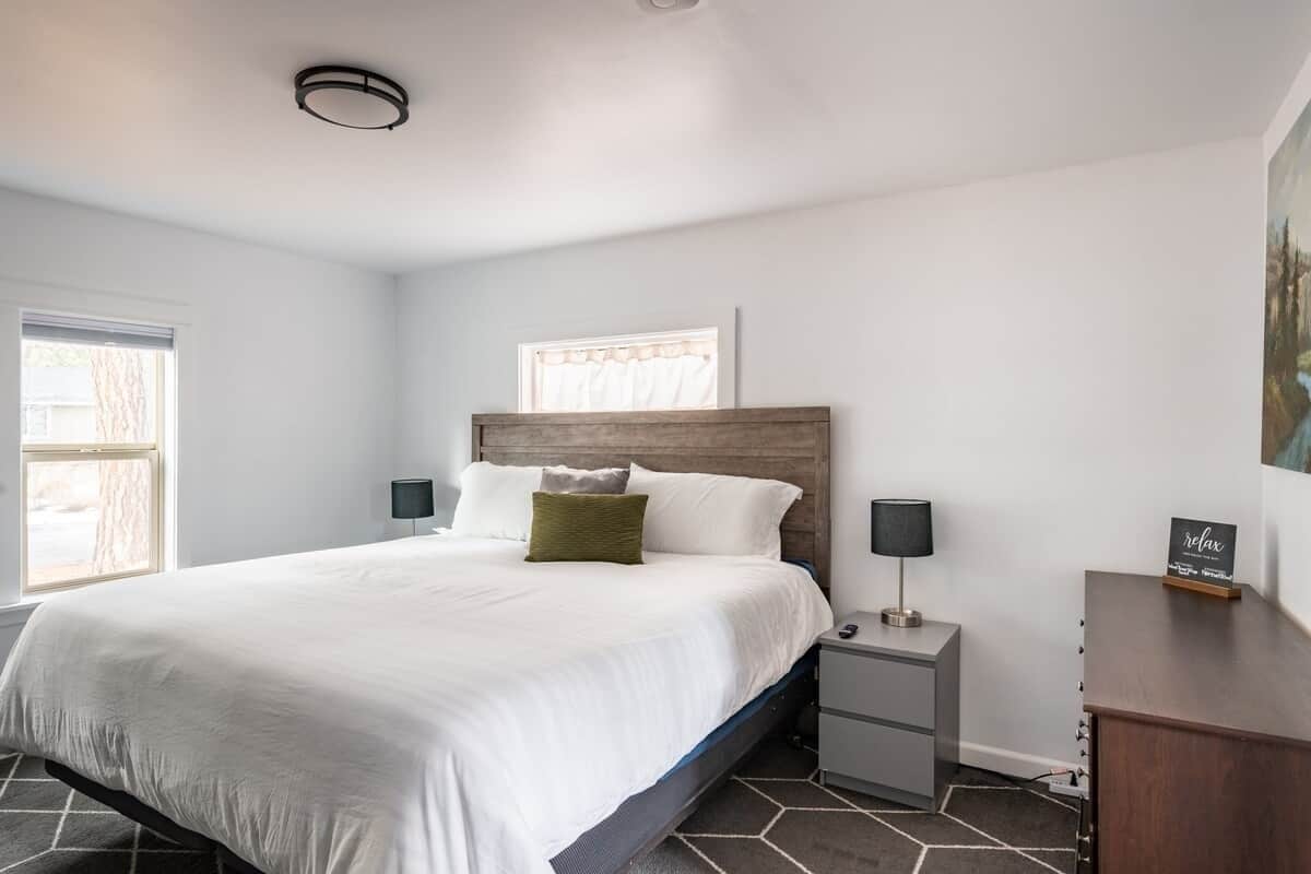 3 bedrooms, desk, iron/ironing board, WiFi