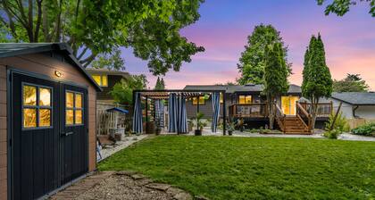 Luxurious Cottage in city