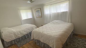 2 bedrooms, desk, iron/ironing board, free WiFi