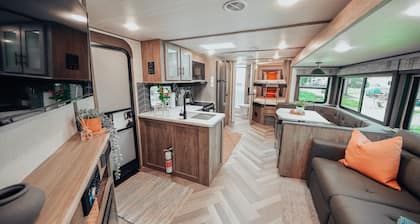 NEW! Clementine's at the Lake--Camping Oasis