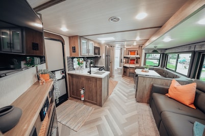 NEW! Clementine's at the Lake--Camping Oasis