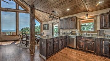 House, 3 Bedrooms | Dapur peribadi