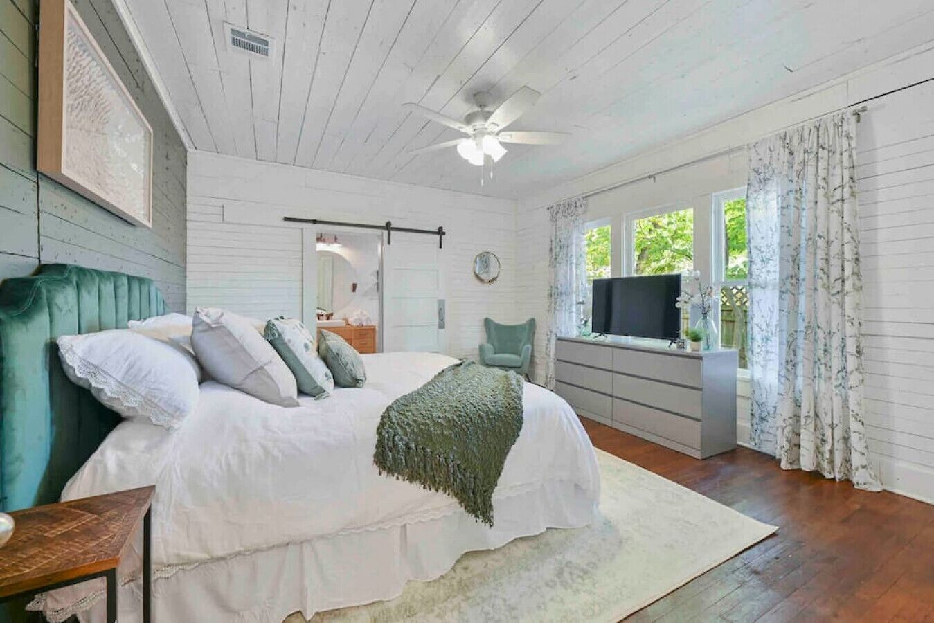 3 dormitorios, cuna de viaje, wifi gratis y ropa de cama