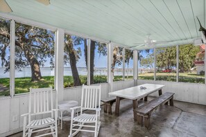 Dining - Family Paradise on Lands End - Private Dock (Saint Helena Island)
