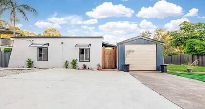 Comfortable 2 Queen & 1 Double Bedroom, Mansfield
