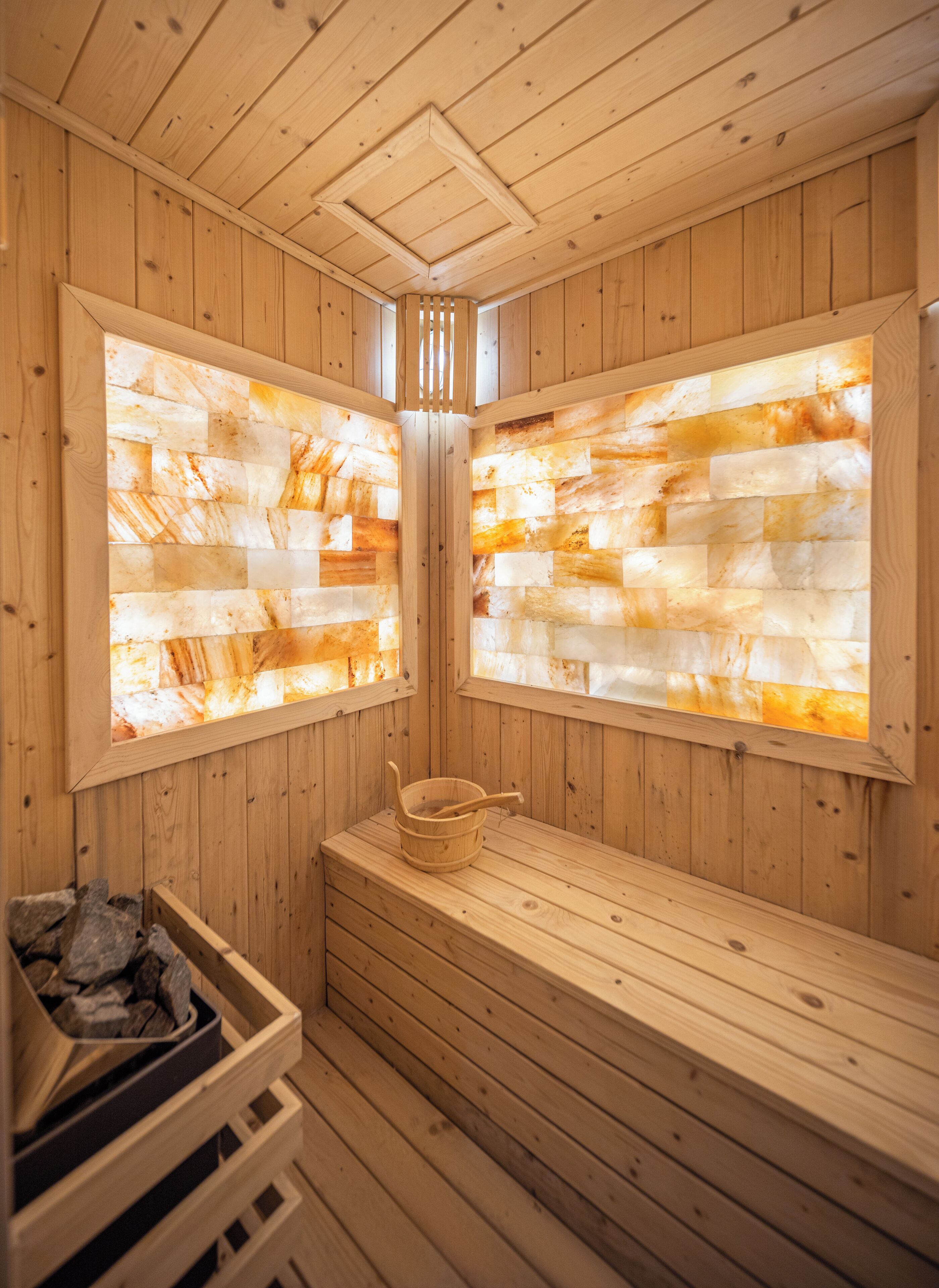 couples treatment room(s), sauna, hot tub, steam room, body treatments