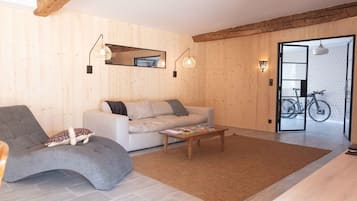 Een smart-tv en een open haard