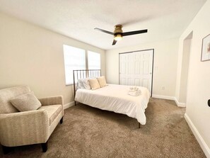 3 slaapkamers, een bureau, gratis wifi, beddengoed