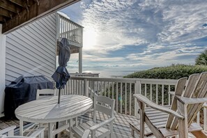 Outdoor dining - Gulf-front townhome with gorgeous beach access, 4 Gulf-view decks, shared pools (Cape San Blas)