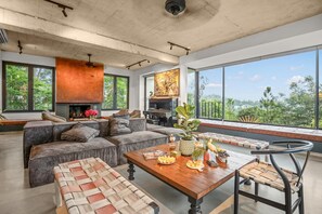 Fireplace - Beautiful golf villa in Tam Dao golf course (Vĩnh Phúc)