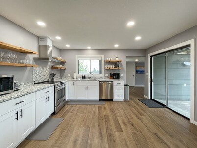 Excellent location, close to Olympic National Park, restaurants & grocery stores