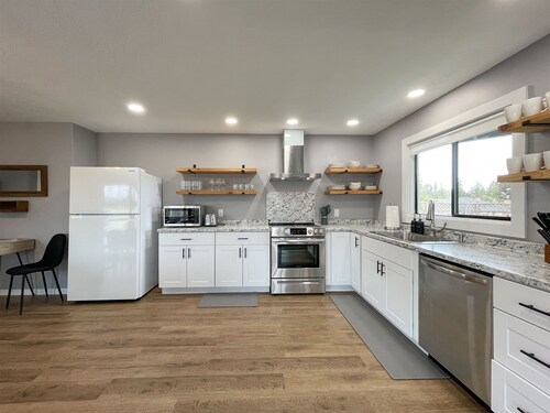 Excellent location, close to Olympic National Park, restaurants & grocery stores