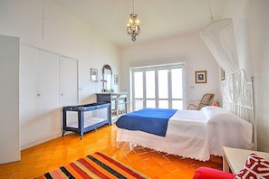 3 chambres, Wi-Fi gratuit, draps fournis