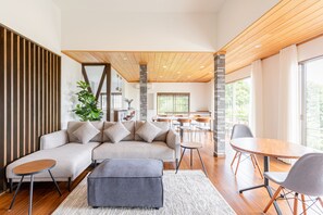 House | Living area | 30-inch flat-screen TV with digital channels, TV - Resort stay Bowen (Ito)