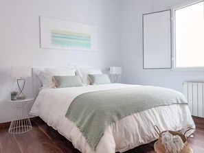 3 chambres, fer et planche à repasser, accès à Internet, literie fournie
