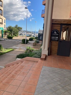 Property grounds - Studio sur le Port de Plaisance (Porto-Vecchio)