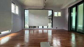 Basic Room, 2 Bedrooms (NemoBdong(individual swimming pool)) | 1 bedroom, free WiFi