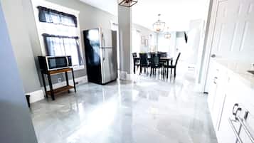 Comfort House | Private kitchen | Fridge, microwave, oven, coffee/tea maker