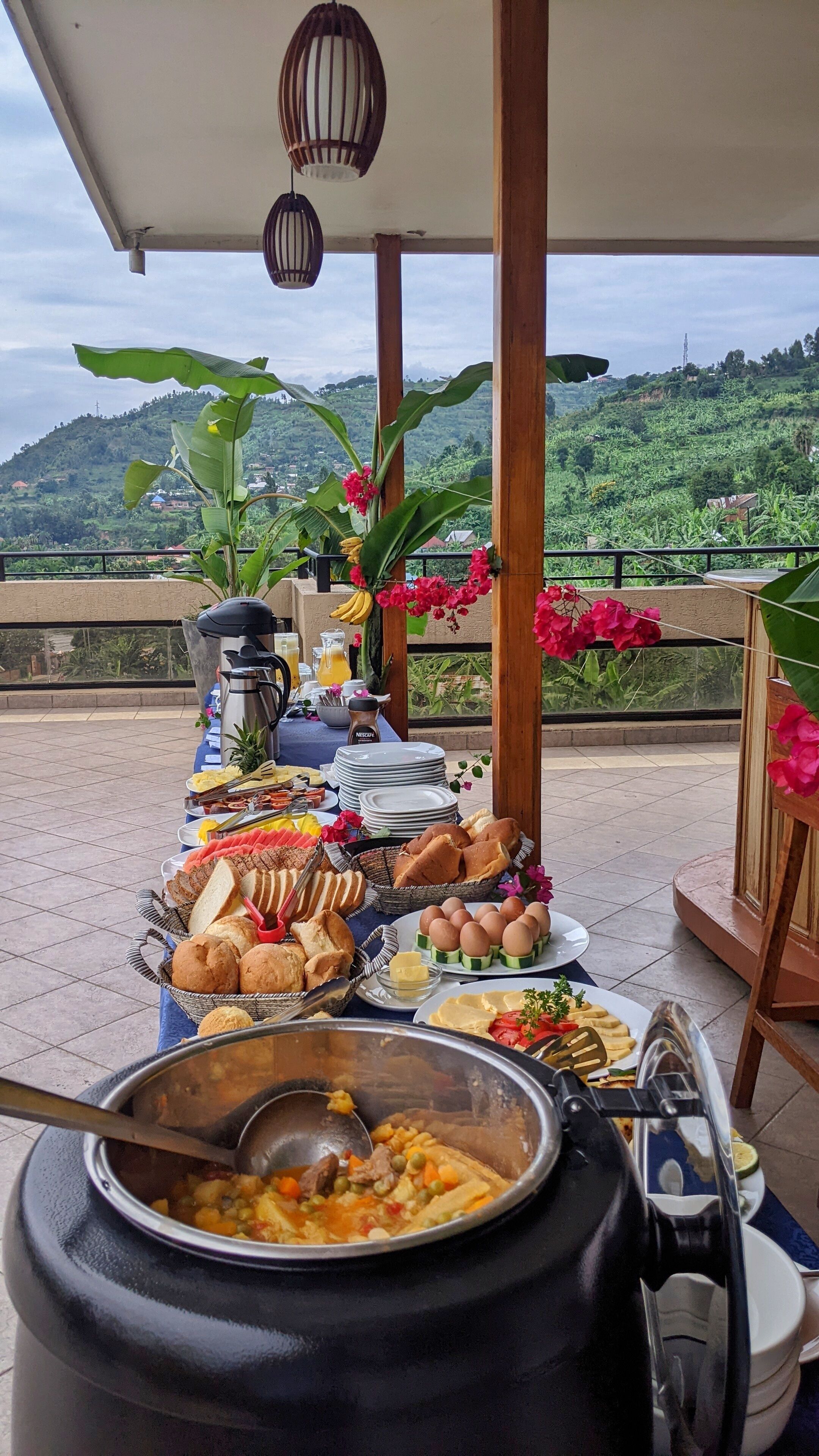 Petit déjeuner complet compris tous les jours