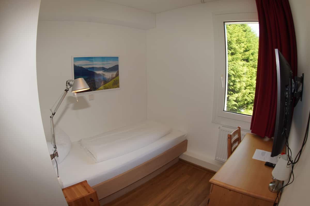 Single Room | 2 bedrooms, desk, laptop workspace, soundproofing