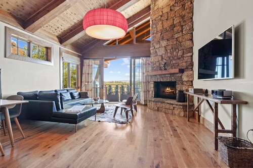 RMR: Crystal Springs 401 Condo in Teton Village